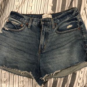 Abercrombie curve love mid rise boyfriend short